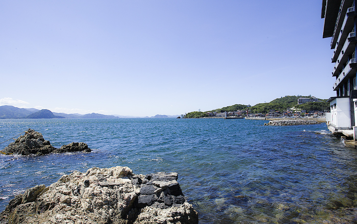 萩小町の前に広がる日本海